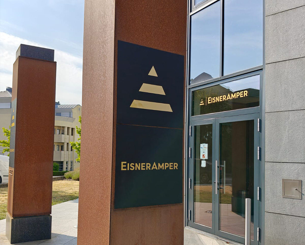 plaque-signaletique-lettrage-entreprise-luxembourg-01